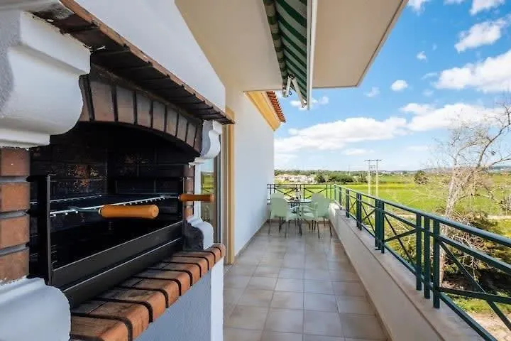 Apartment Alfarmar - Pool, Beach Only A Few Minutes Away Albufeira Holiday home