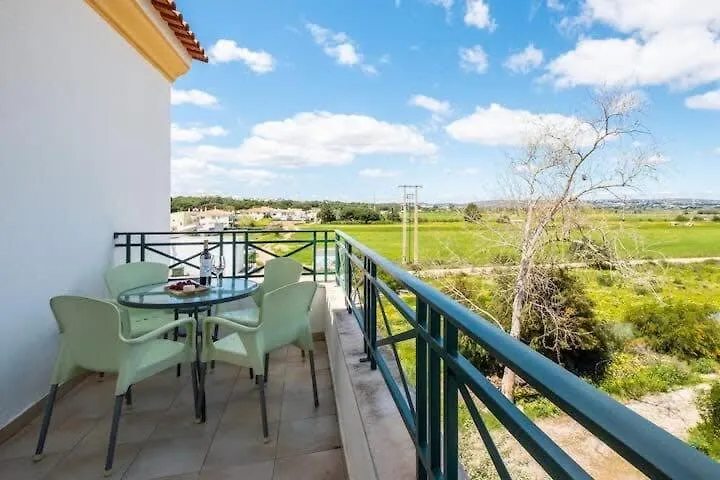Apartment Alfarmar - Pool, Beach Only A Few Minutes Away Albufeira